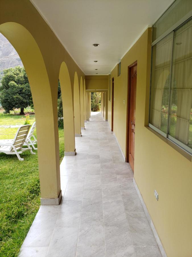 La Curva Hotel *