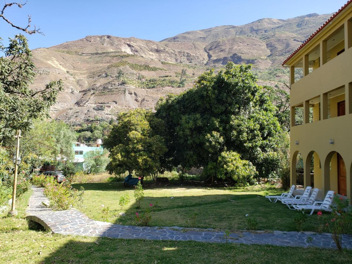 La Curva Hotel *